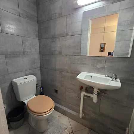 2e Pr0 1room