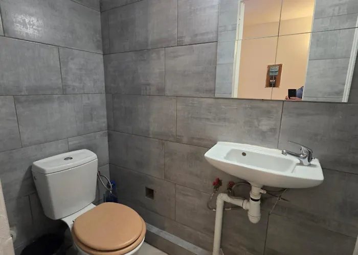2e Pr0 1room
